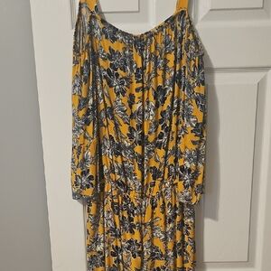 Yellow and Navy Foral 3/4 Sleeve Romper